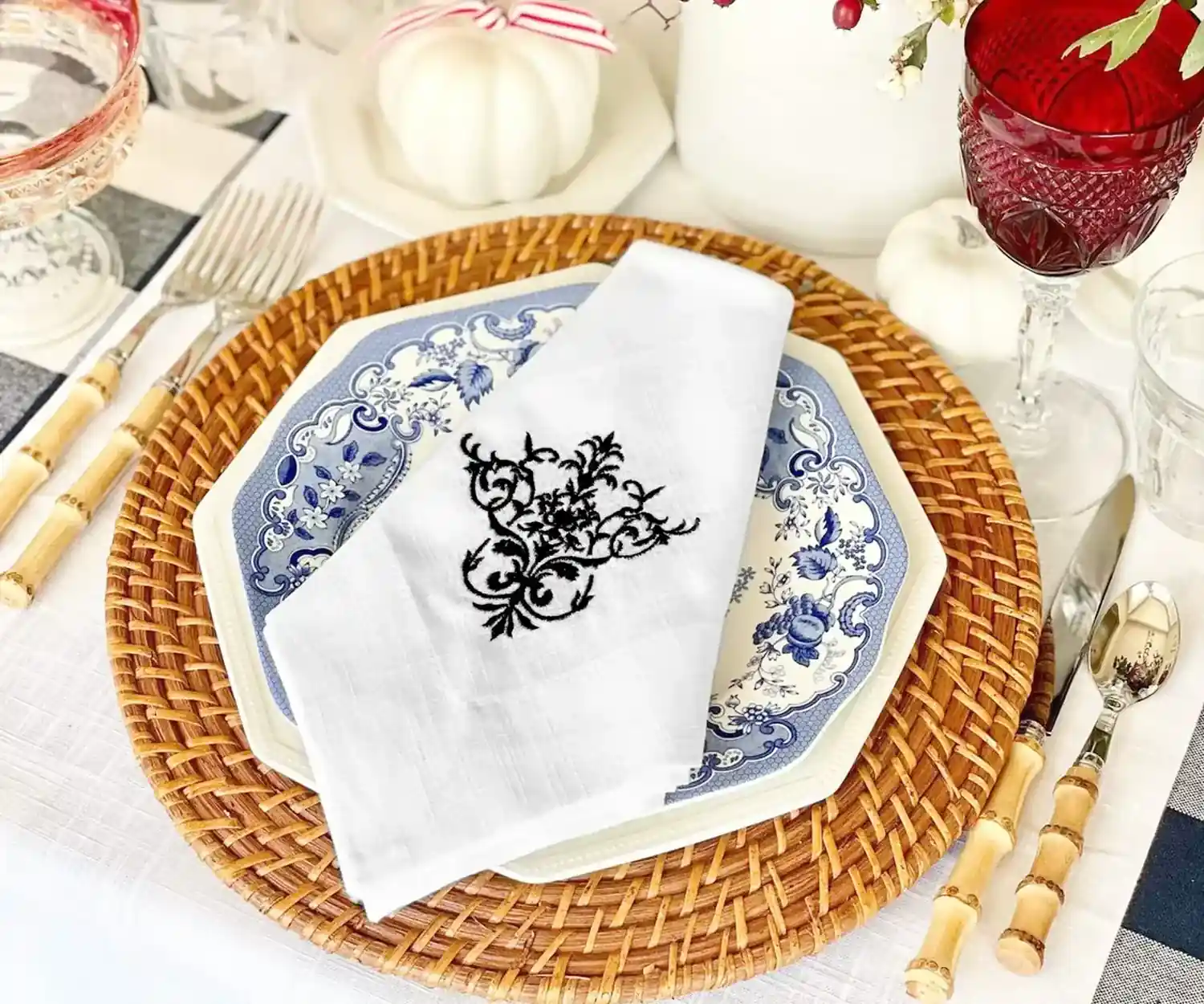 How to Customize Napkins for Weddings in the Age of Technology